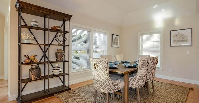 Elderberry dining area