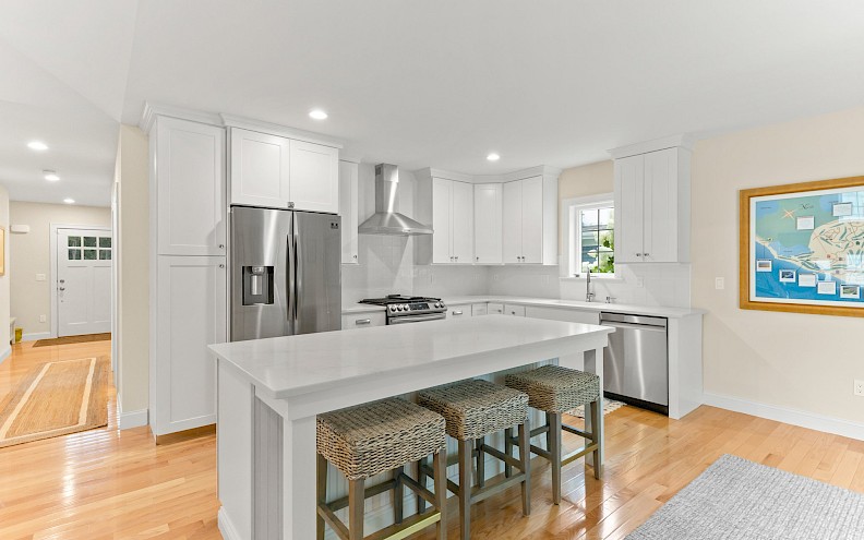 Cranberry kitchen and dining area